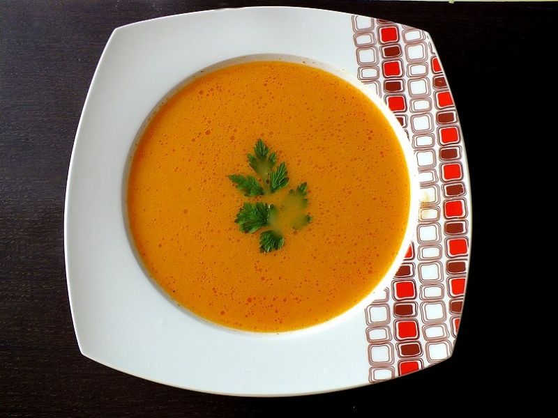 Zupa z pomidorów z cebulką i czosnkiem Zupa z pomidorów z cebulką i czosnkiem