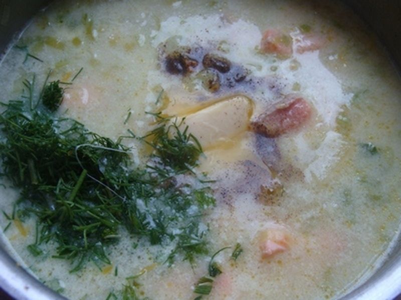 Zupa z porem i łososiem