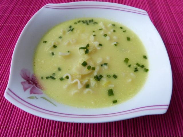 Zupa z porów z makaronem