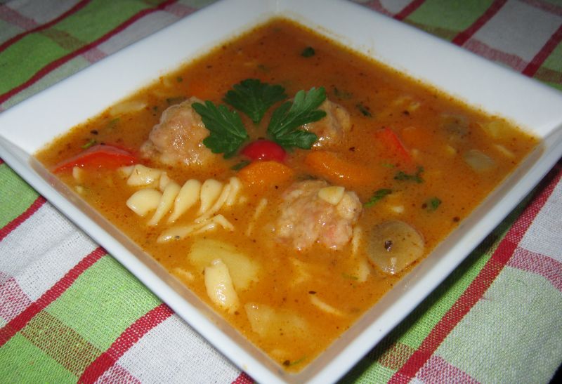 Zupa z pulpetami Zupa z pulpetami