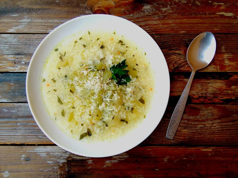 Zupa z selera naciowego z ryżem