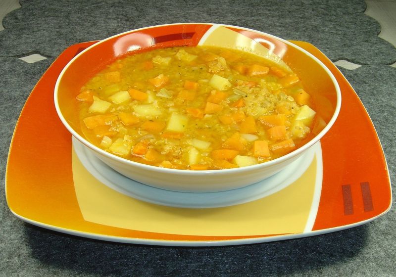 Zupa z soczewicą, batatem i ziemniakami