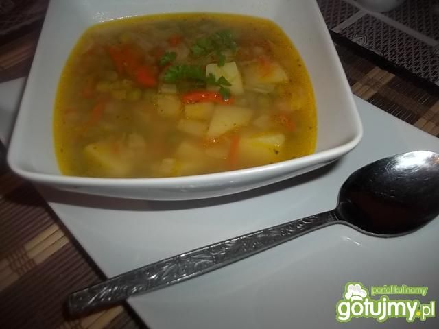 Zupa z soczewicą i zielonym groszkiem Zupa z soczewicą i zielonym groszkiem