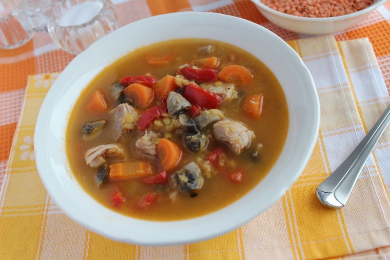 Zupa z soczewicą, papryką i pieczarkami Zupa z soczewicą, papryką i pieczarkami