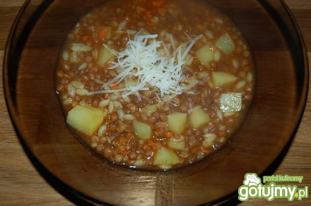 Zupa z soczewicy z ziemniaczkami
