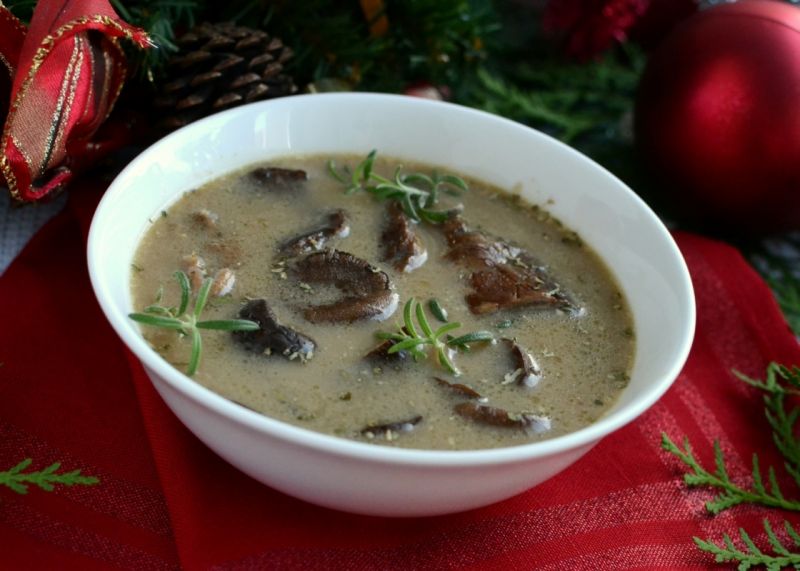 Zupa z suszonych grzybów