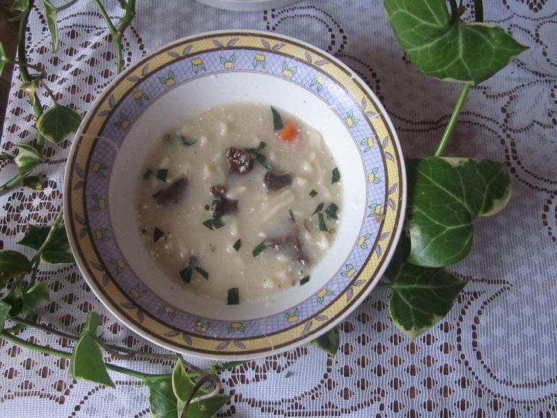 Zupa z suszonych grzybów