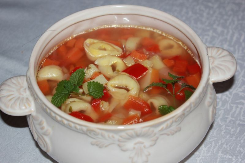 Zupa z tortellini  Zupa z tortellini