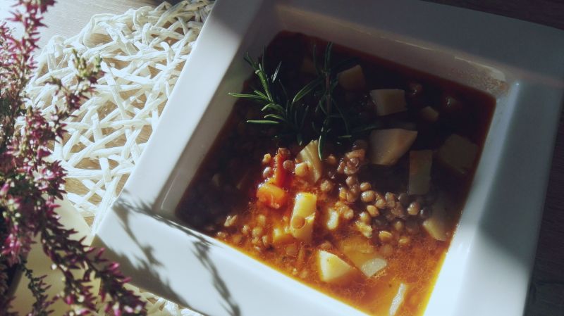 Zupa z zielonej soczewicy