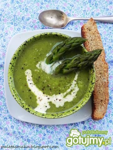 Zupa z zielonych szparagów