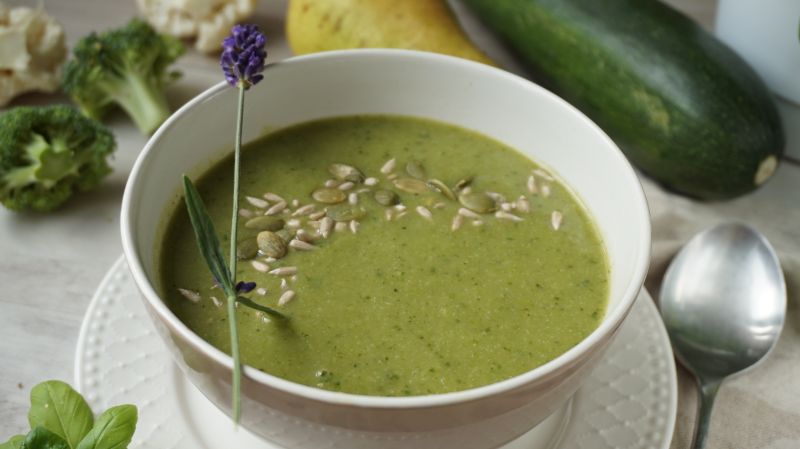 Zupa z zielonych warzyw Zupa z zielonych warzyw