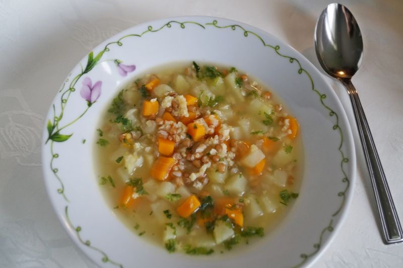 Zupa zdrowia z pszenicą, jaglanką i soczewicą