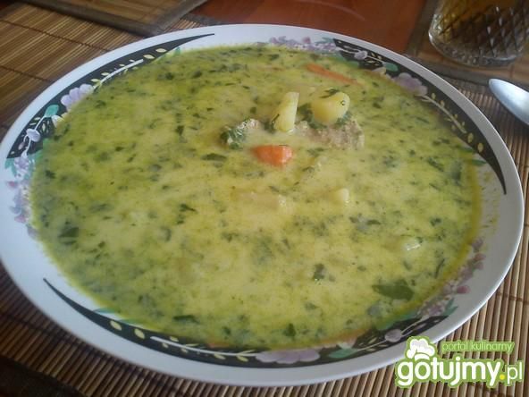 Zupa ze smażonym szpinakiem