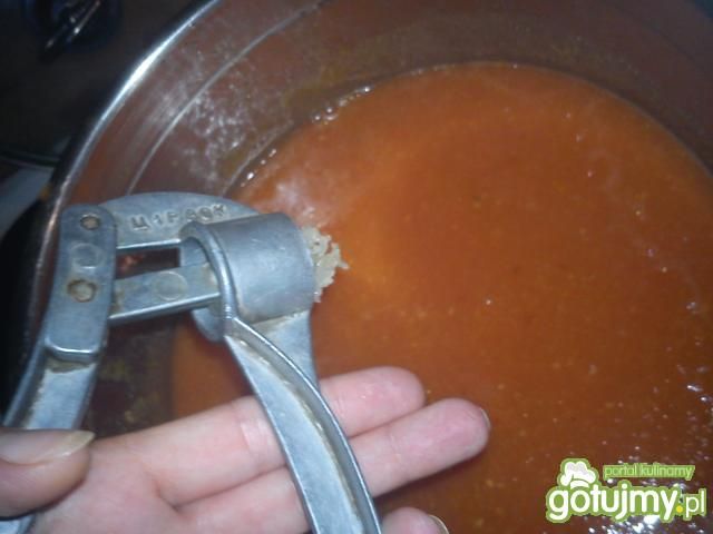zupa ze świeżych pomidorów,