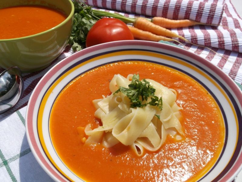 Zupa ze świeżych pomidorów Zupa ze świeżych pomidorów