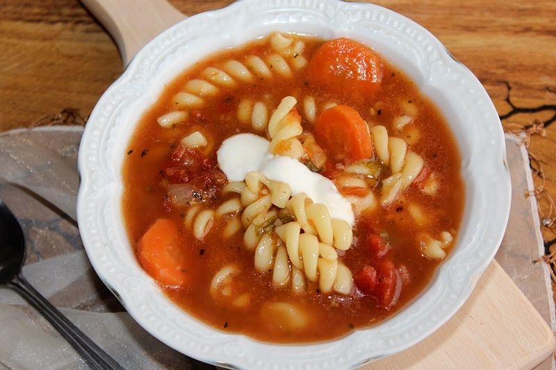 Zupa ze świeżych pomidorów