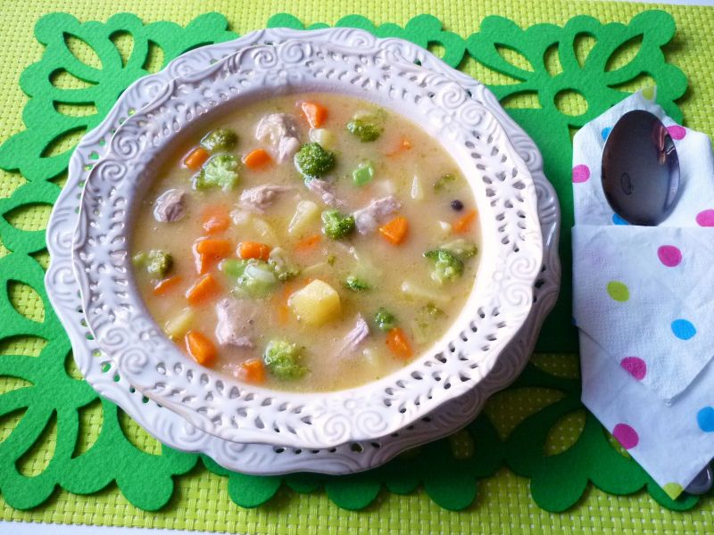 Zupa ziemniaczana z brokułami