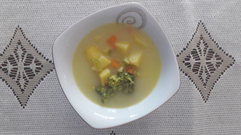 Zupa ziemniaczana z brokułem