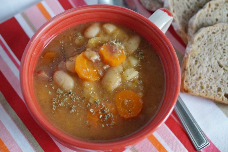 Zupa ziemniaczana z fasolą