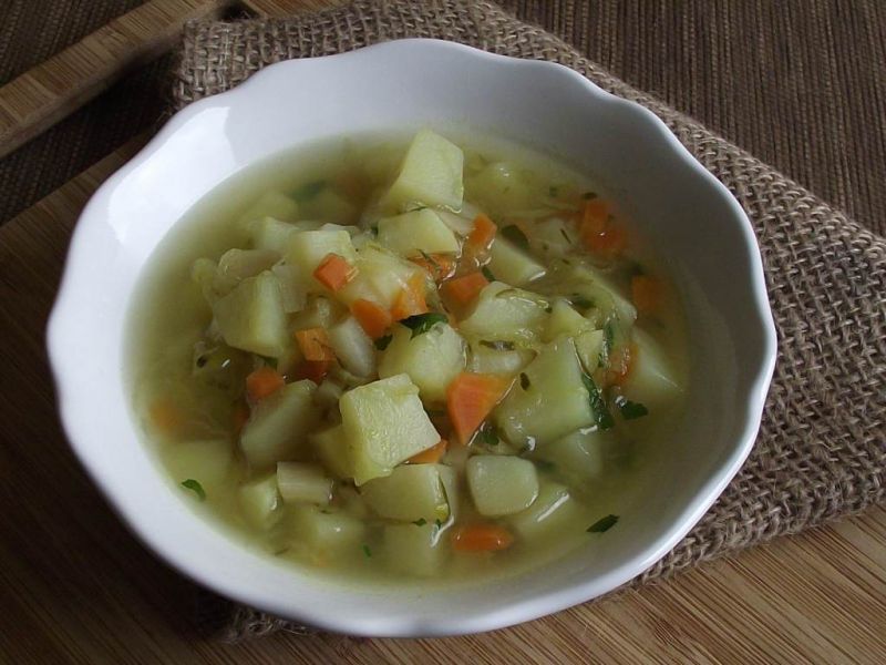 Zupa ziemniaczana z ogórkami 