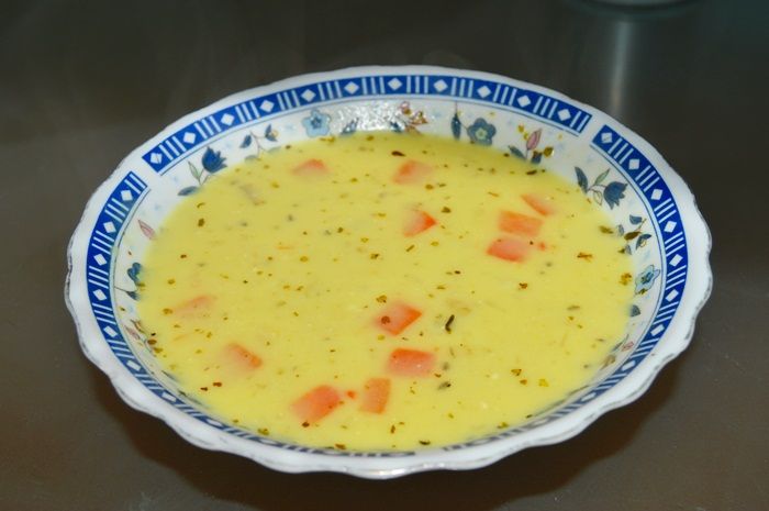 Zupa ziemniaczano serowa z kaszą jęczmienną Zupa ziemniaczano serowa z kaszą jęczmienną