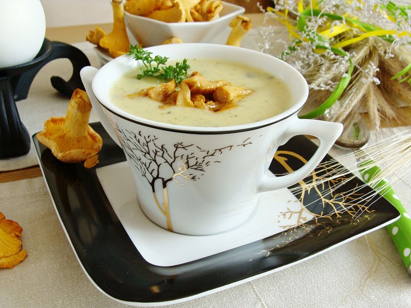 Zupa:romans cukinii z kurkami