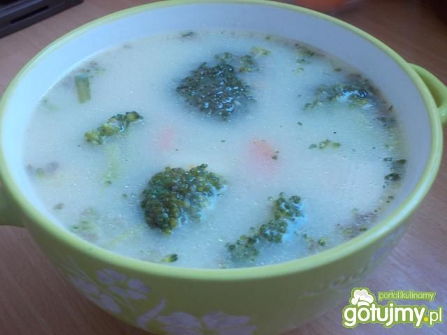 Zupka brokułowa