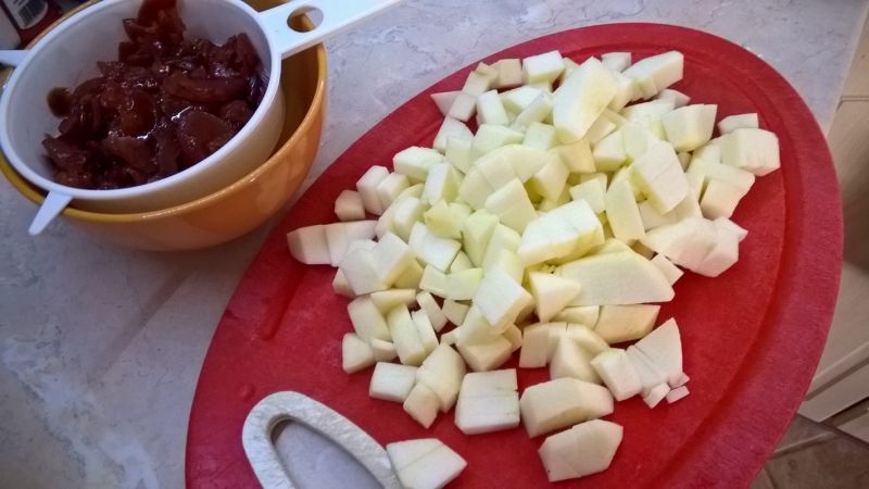 Żurawinowo - pigwowa babka z jabłkami