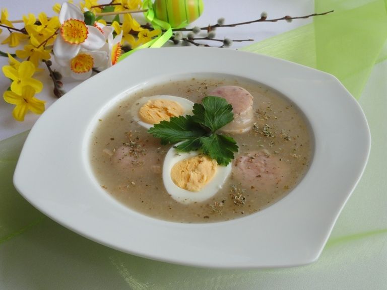 Żurek chrzanowy z jajkiem