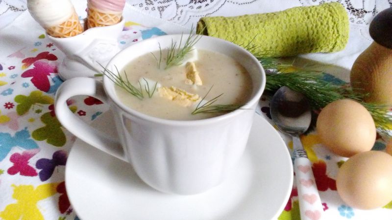 Żurek-krem z ziemniakami i grzybami wege  Żurek-krem z ziemniakami i grzybami wege