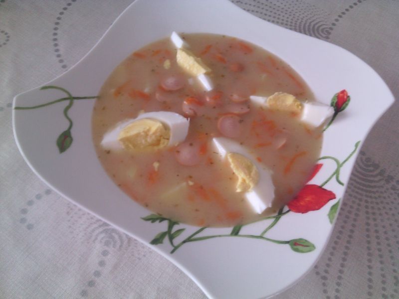 Żurek na cienkiej parówce