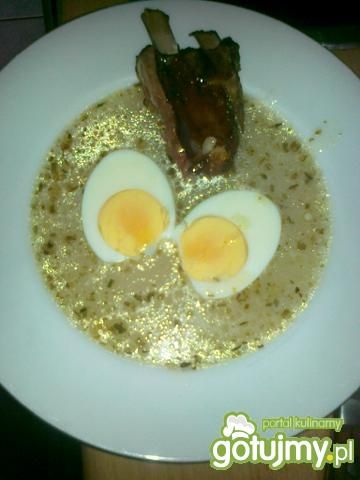 Żurek na swojskich wędzonych żeberkach  Żurek na swojskich wędzonych żeberkach