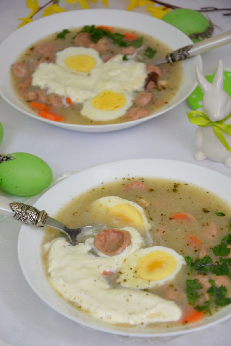 Żurek z bitą śmietaną z chrzanem i pieprzem