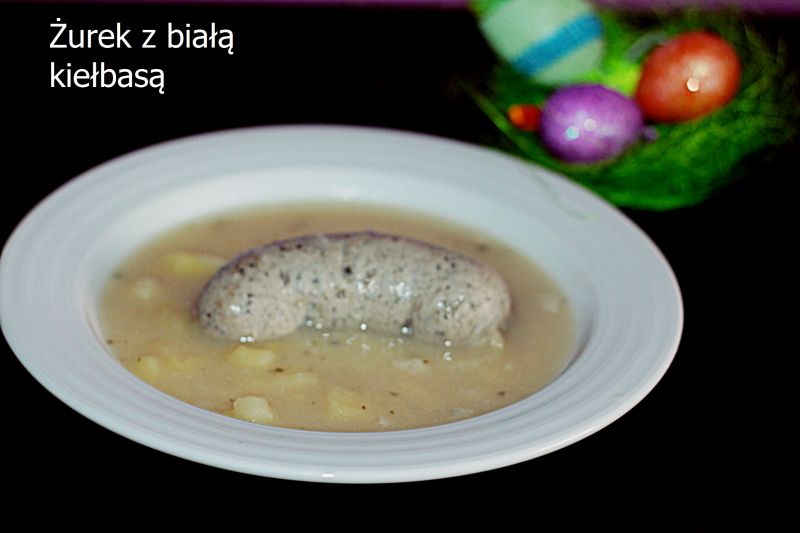 Żurek z chrzanem i białą kiełbasą