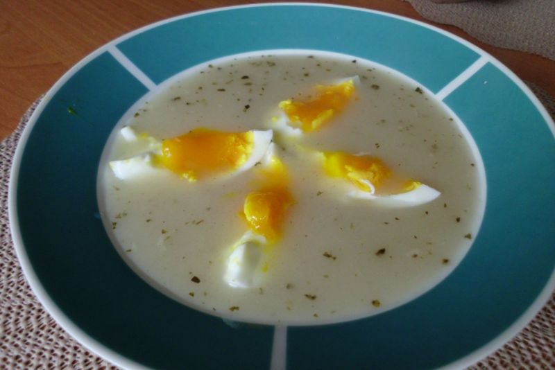 Żurek z jajkiem Żurek z jajkiem