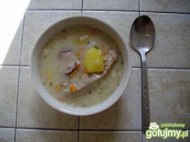 żurek z kiełbasą