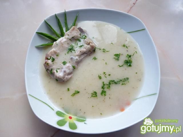 Żurek z żeberkami wieprzowymi