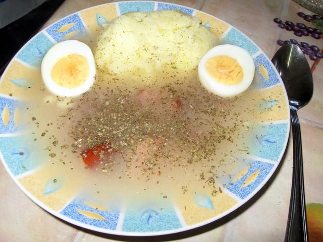 Żurek z ziemniakami i jajkiem