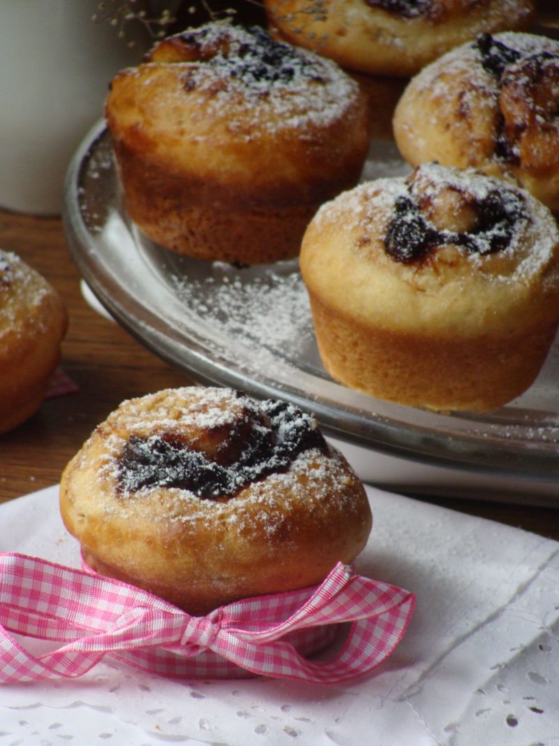 Zwijane bułeczki z powidłami