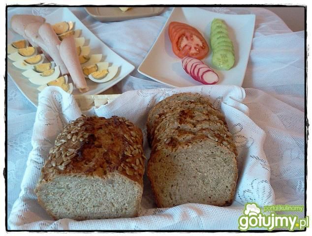 Zwykły chleb słonecznikowy na zakwasie