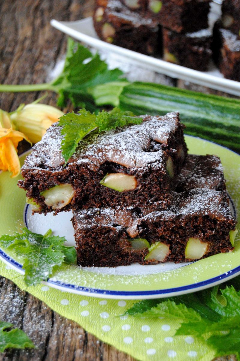 Żytnie brownie z cukinią