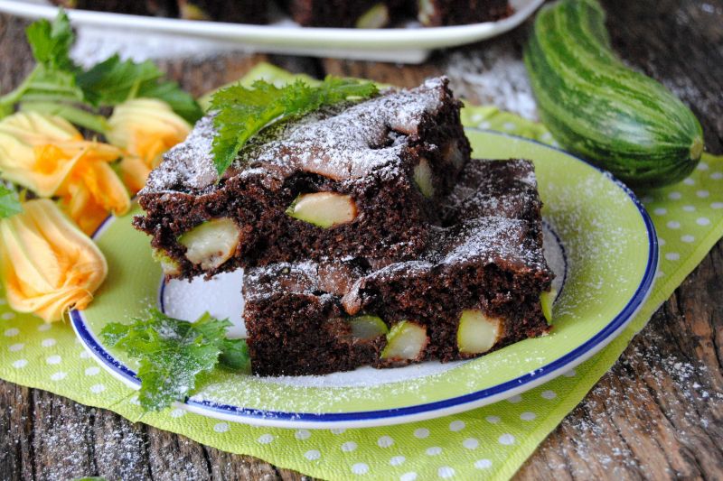 Żytnie brownie z cukinią
