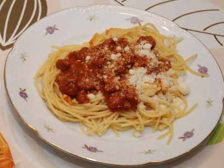 Spaghetti z sosem bolońskim przepis