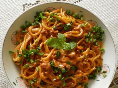 Przepis na spaghetti z gotowym sosem