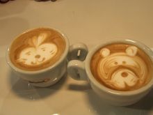 Pokaz Latte - obrazki na kawie 