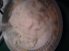 Biały ser z jogurtem morelowym i cukrem 