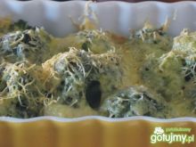 Brokuły zapiekane w sosie beszamelowym
