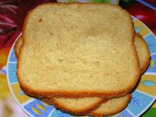 Chleb pszenny z miodem mniszkowym i maśl