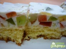 Ciasto biszkoptowe z kolorową galaretką