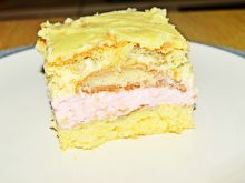 Ciasto biszkoptowe z masami wanilia i truskawka 